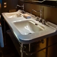 Двойная керамическая раковина Kerasan Waldorf 150×55 см, белая, с 3 отверстиями под смеситель (4143K1bi/cr*3) - миниатюра фото 4
